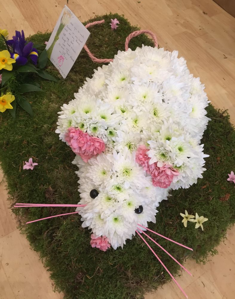 Specialist funeral tribute of a mouse